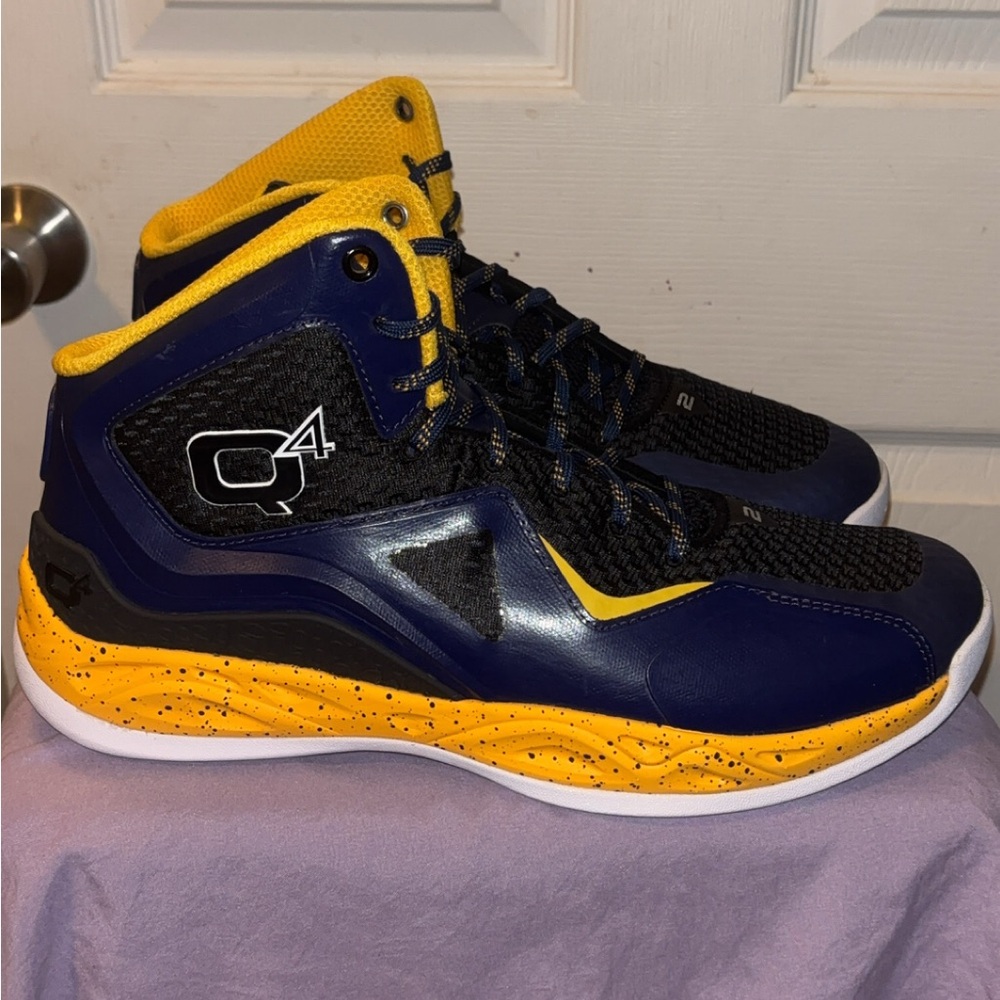 Q4 Blue and Yellow High-Top Sneakers